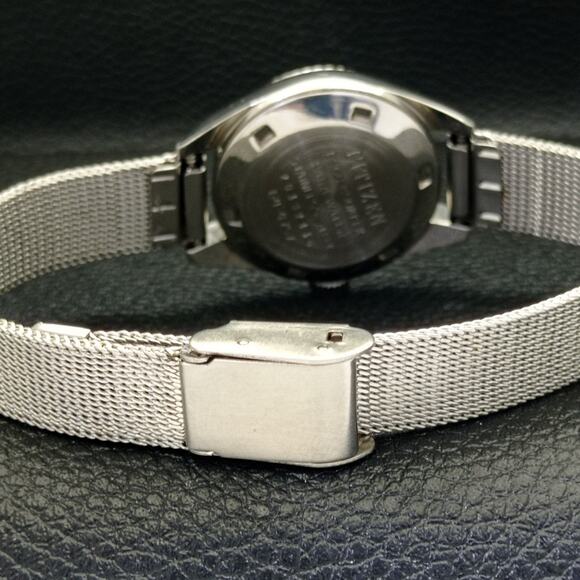 Vintage 1984 Citizen Automatic Womans Silver Watch W/daydate & Silver accents main image 5